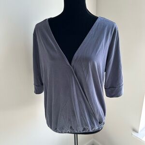 Women’s BKE Charcoal Wrap Top